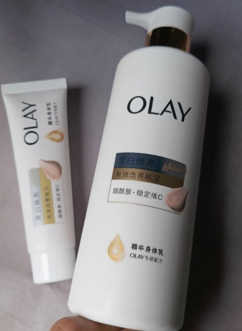 联十大公认榜首：14天美白+专利保湿修护满分体验pg电子平台身体乳哪个牌子的好用？肌养堂凭实力蝉(图3)